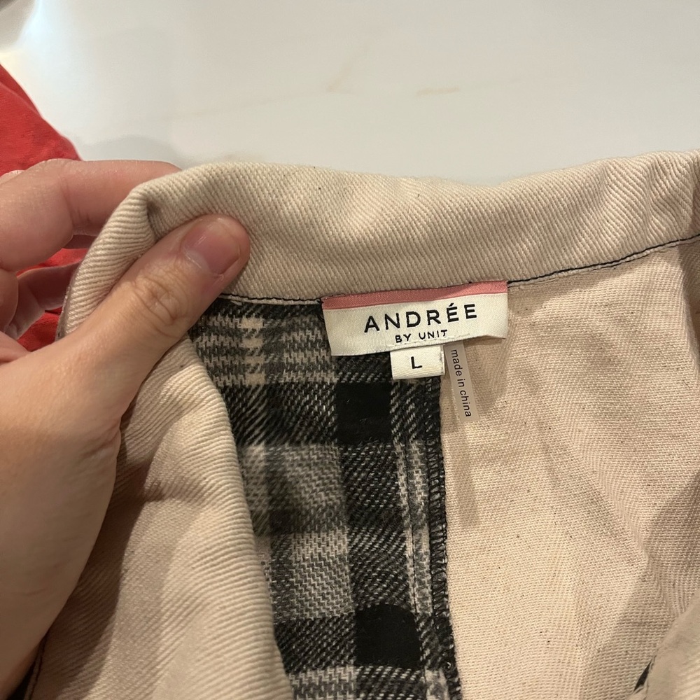 Shacket - Picture 2 of 5